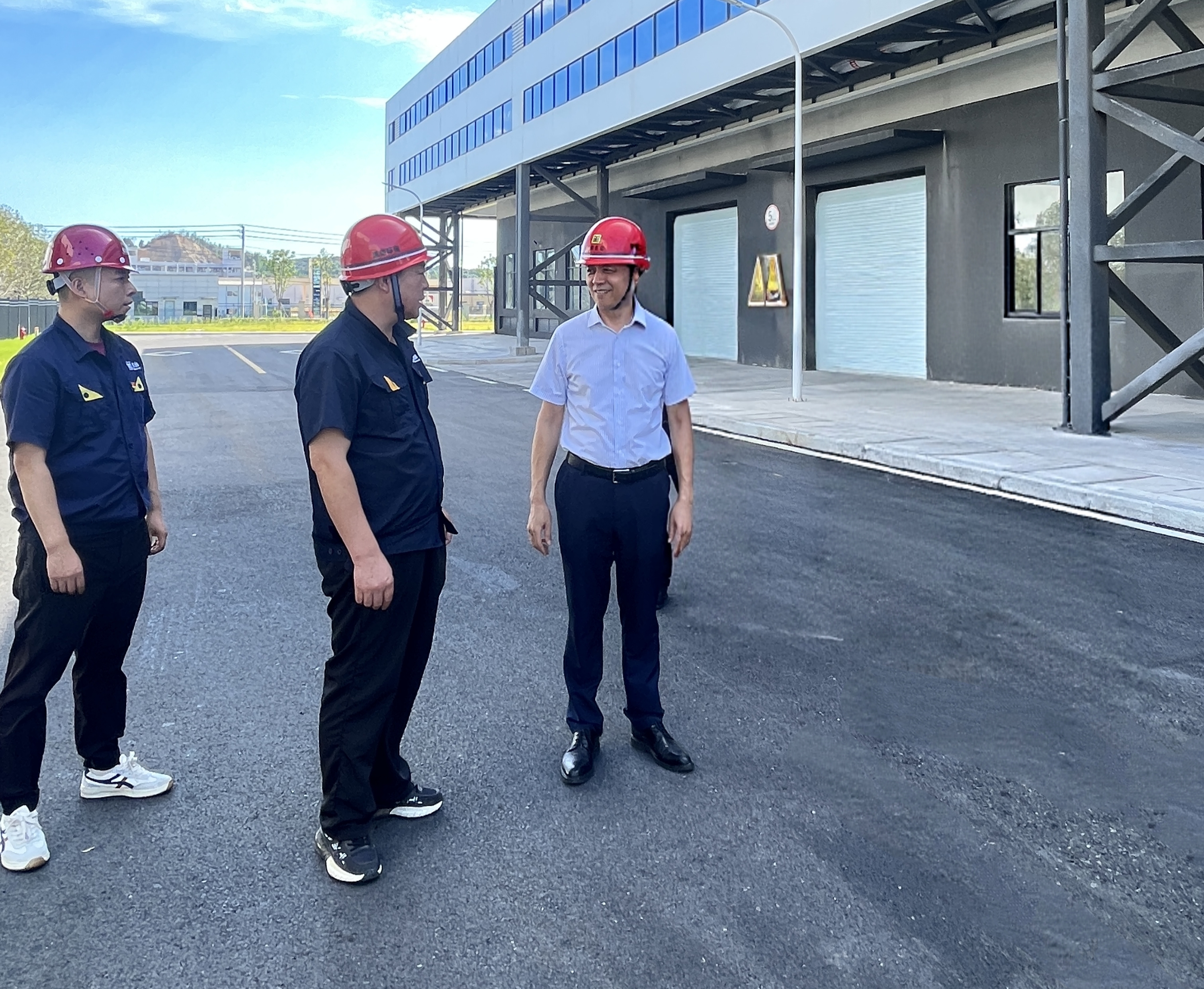 圖1 調(diào)研現(xiàn)場.jpg 圖1 調(diào)研現(xiàn)場.jpg